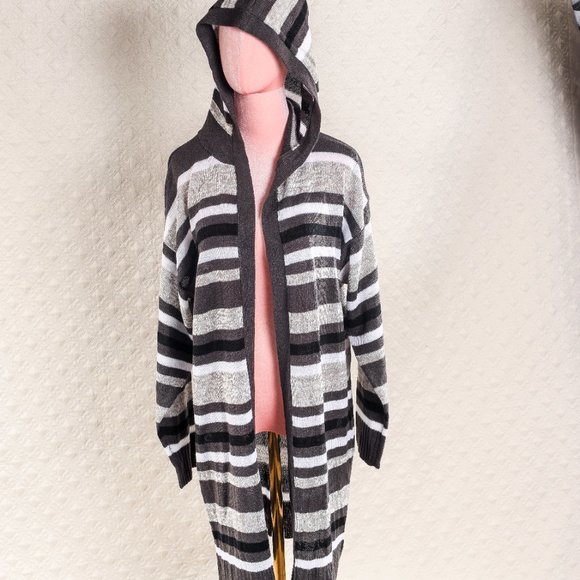 NWT Gray & White Stripe Hooded Cardigan - 2x - Picture 1 of 5